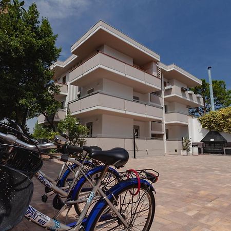 Holiday Club Residence Alba Adriatica Exterior foto