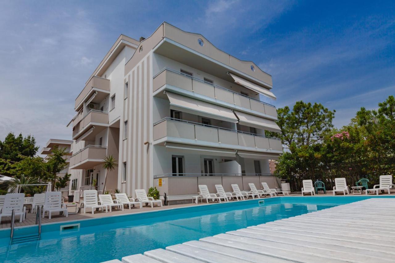 Holiday Club Residence Alba Adriatica Exterior foto
